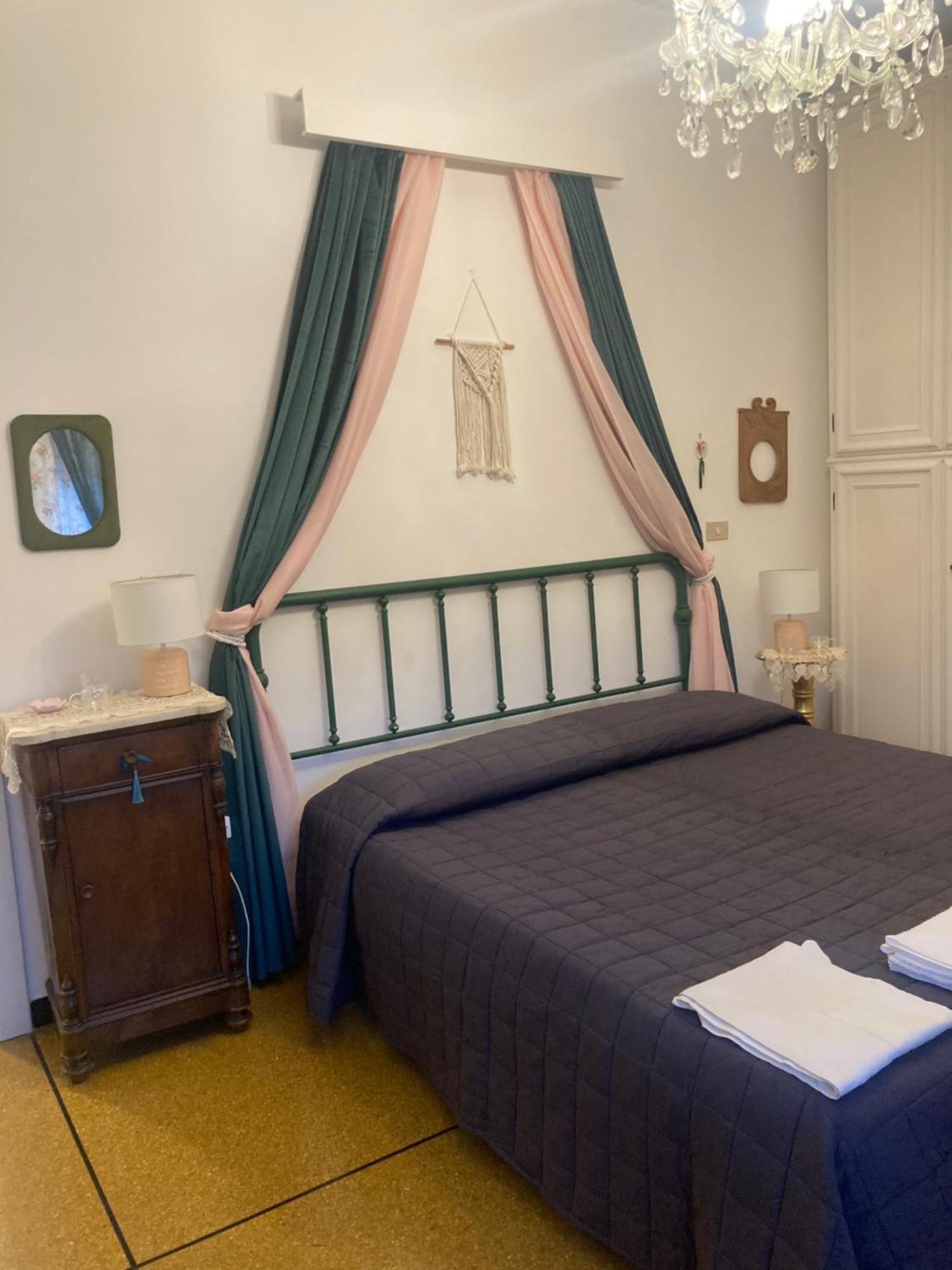 Montaldo House *